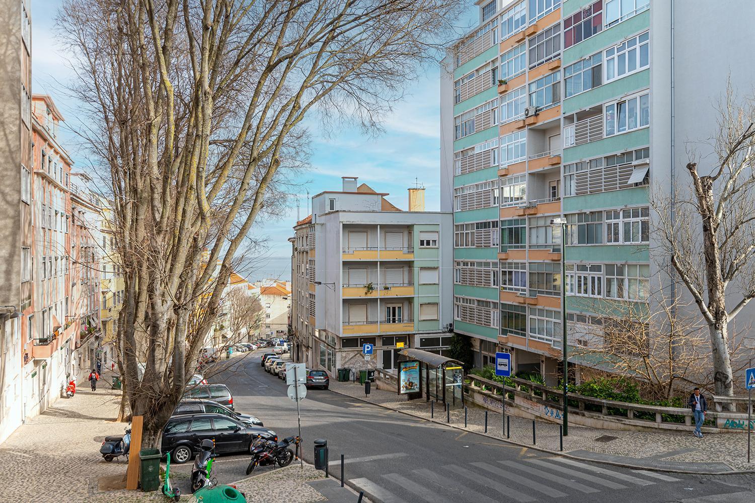 Spacious With Terrace At Graca Apartment *