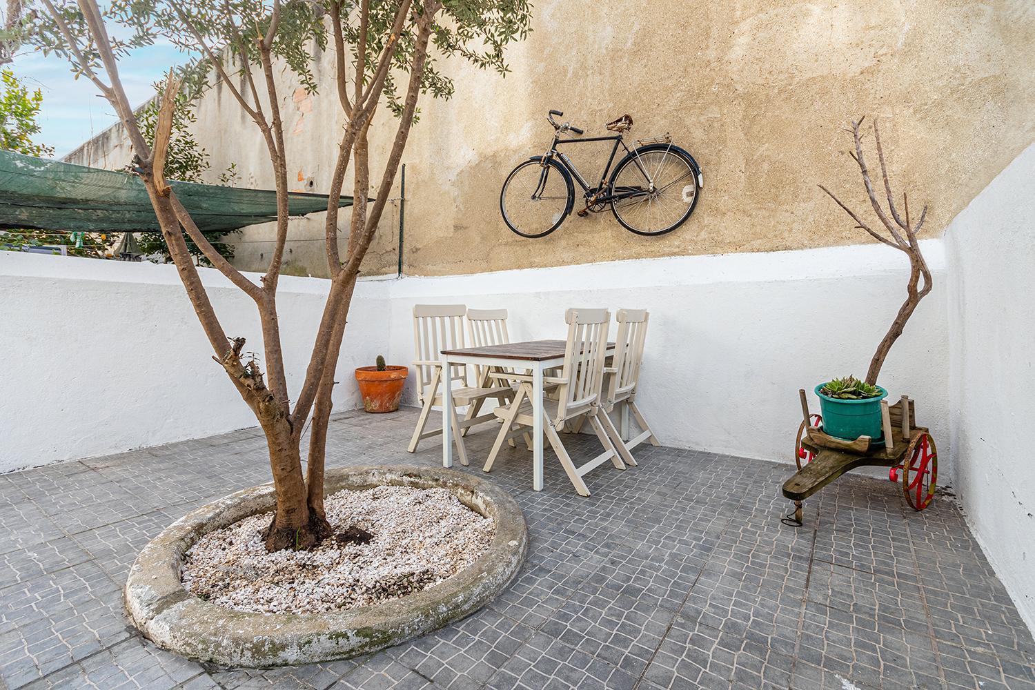 Spacious With Terrace At Graca Apartment